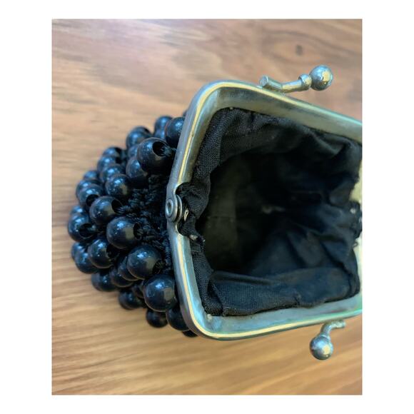 Vintage 1940s 50s Black Beaded Crochet Change Purse Kiss Lock Large Beads - Picture 5 of 9